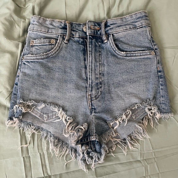 Zara size 0 Jean shorts - Picture 1 of 3